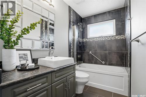 36 Morris Drive, Saskatoon, SK - Indoor Photo Showing Bathroom