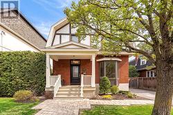 46 IVY CRESCENT  Ottawa, ON K1M 1X6
