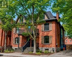 31 FIFTH AVENUE  Ottawa, ON K1S 2M3