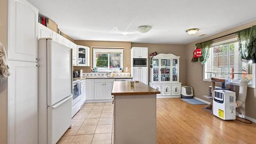 223 Murtle Road, Clearwater, BC - Indoor Photo Showing Kitchen
