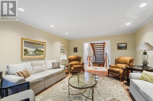 495 Meadow Wood Road, Mississauga, ON - Indoor Photo Showing Living Room