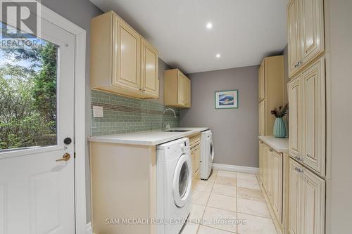 495 Meadow Wood Road, Mississauga, ON - Indoor Photo Showing Laundry Room
