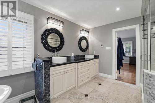 495 Meadow Wood Road, Mississauga, ON - Indoor Photo Showing Bathroom