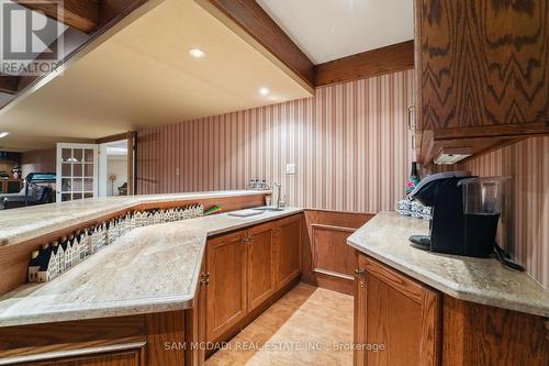 495 Meadow Wood Road, Mississauga, ON - Indoor Photo Showing Kitchen