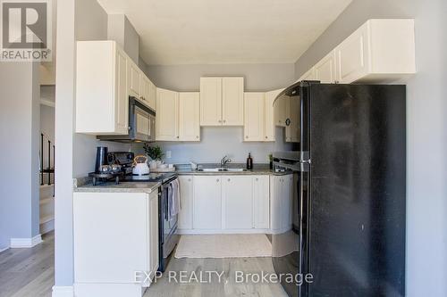 292 Fairfield Avenue, Hamilton, ON - Indoor Photo Showing Kitchen With Double Sink