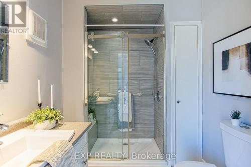 292 Fairfield Avenue, Hamilton, ON - Indoor Photo Showing Bathroom