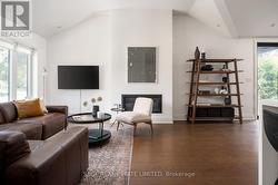 7 RATHGAR AVENUE Toronto, ON M9C 2E7