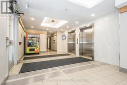 lobby, elevators - 