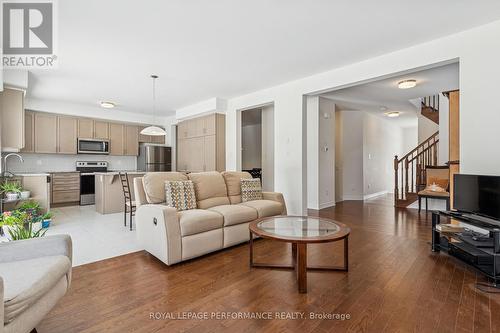 845 Snap Hook Crescent, Ottawa, ON - Indoor Photo Showing Living Room