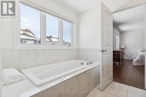 845 Snap Hook Crescent, Ottawa, ON - Indoor Photo Showing Bathroom