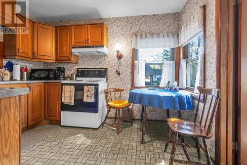 88 Potters Road, Tillsonburg, ON - Indoor Photo Showing Kitchen