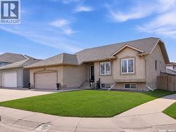 102 Keedwell STREET  Saskatoon, SK S7W 1B4
