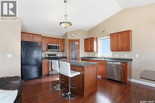 102 Keedwell Street, Saskatoon, SK - Indoor Photo Showing Kitchen
