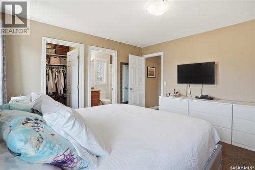 102 Keedwell Street, Saskatoon, SK - Indoor Photo Showing Bedroom