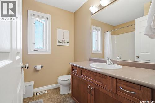 102 Keedwell Street, Saskatoon, SK - Indoor Photo Showing Bathroom