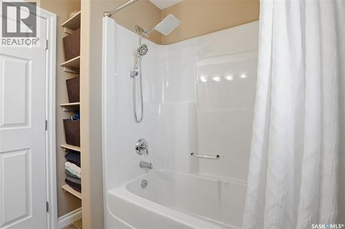 102 Keedwell Street, Saskatoon, SK - Indoor Photo Showing Bathroom