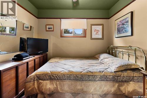 105 6Th Street, Etters Beach, SK - Indoor Photo Showing Bedroom