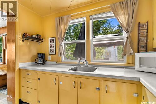 223 2Nd Street E, Regina Beach, SK - Indoor Photo Showing Kitchen