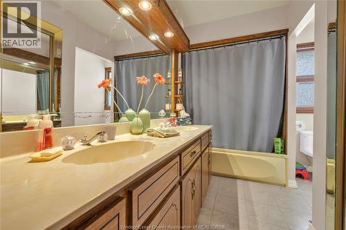 855 Greendale, Windsor, ON - Indoor Photo Showing Bathroom