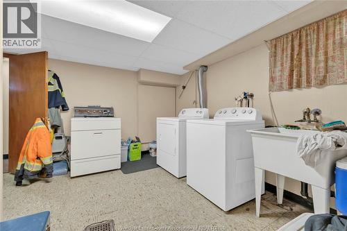 855 Greendale, Windsor, ON - Indoor Photo Showing Laundry Room