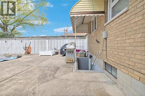 855 Greendale, Windsor, ON - Outdoor With Exterior