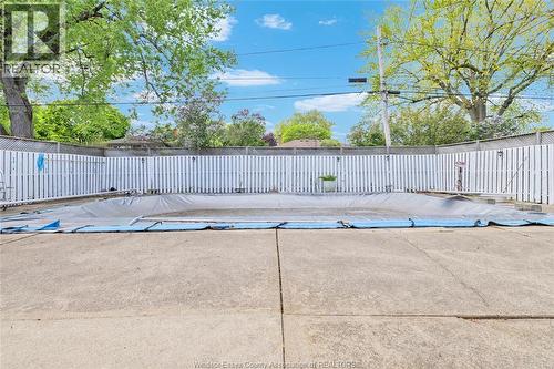 855 Greendale, Windsor, ON - Outdoor With In Ground Pool