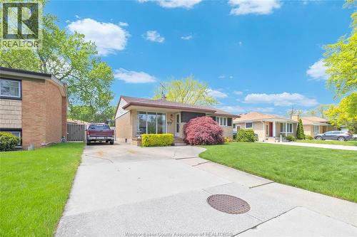 855 Greendale, Windsor, ON - Outdoor With Facade