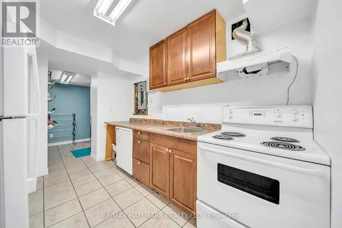 96 Olympia Crescent, Brampton, ON - Indoor Photo Showing Kitchen
