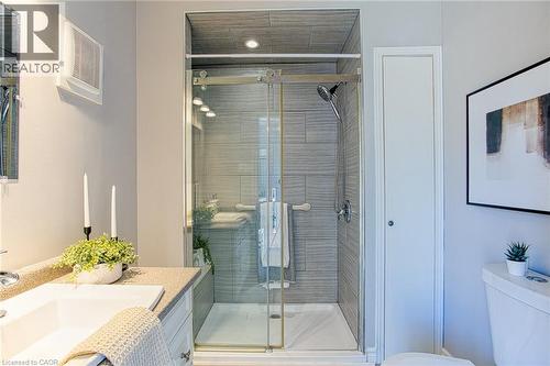 292 Fairfield Avenue, Hamilton, ON - Indoor Photo Showing Bathroom