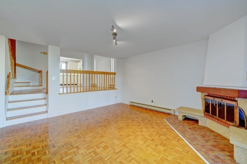 Salle familiale - 1740 Rue Tahiti, Brossard, QC - Indoor Photo Showing Other Room