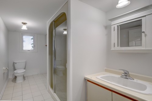 Salle de bains - 1740 Rue Tahiti, Brossard, QC - Indoor Photo Showing Bathroom