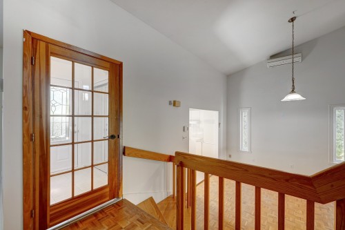 Hall d'entrée/Vestibule - 1740 Rue Tahiti, Brossard, QC - Indoor Photo Showing Other Room