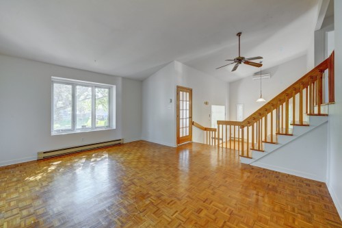 Salon - 1740 Rue Tahiti, Brossard, QC - Indoor Photo Showing Other Room