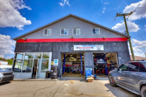 Front of Structure - 3640 Boul. St-Martin O., Laval (Chomedey), QC 