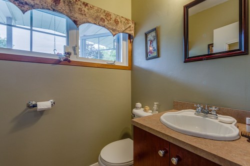 Powder room - 14 Rue Argyle, Ormstown, QC - Indoor Photo Showing Bathroom