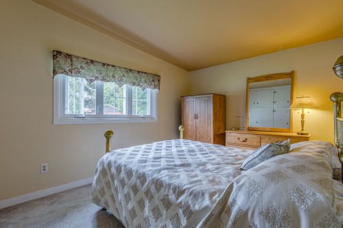 Bedroom - 14 Rue Argyle, Ormstown, QC - Indoor Photo Showing Bedroom