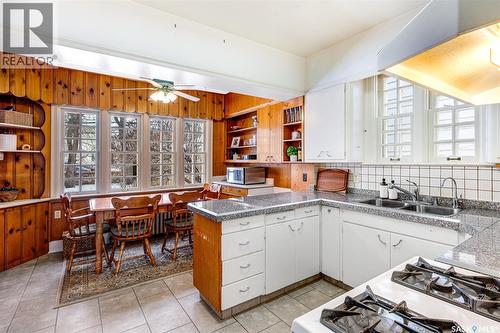 1325 Elliott Street, Saskatoon, SK - Indoor Photo Showing Kitchen With Double Sink