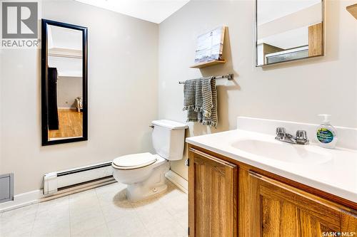 1325 Elliott Street, Saskatoon, SK - Indoor Photo Showing Bathroom