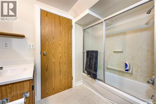 1325 Elliott Street, Saskatoon, SK - Indoor Photo Showing Bathroom