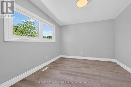 96 Fielding Crescent, Hamilton, ON - Indoor Photo Showing Other Room