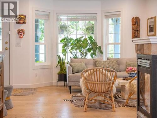 6385 Sutherland Ave, Powell River, BC - Indoor