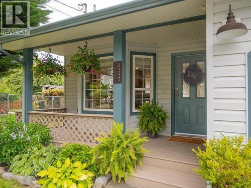 6385 Sutherland Ave, Powell River, BC - Outdoor With Deck Patio Veranda With Exterior