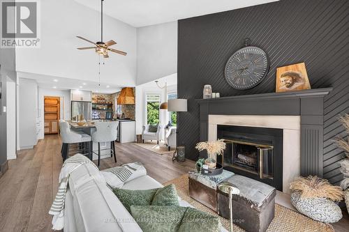 1214 Upton Road, Ottawa, ON - Indoor Photo Showing Living Room With Fireplace