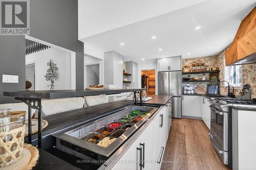 1214 Upton Road, Ottawa, ON - Indoor Photo Showing Kitchen With Upgraded Kitchen