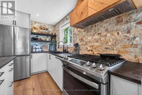 1214 Upton Road, Ottawa, ON - Indoor Photo Showing Kitchen
