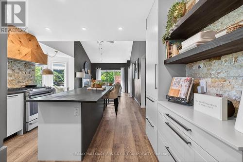 1214 Upton Road, Ottawa, ON - Indoor Photo Showing Kitchen With Upgraded Kitchen