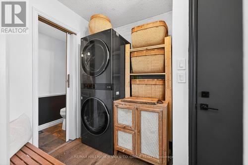 1214 Upton Road, Ottawa, ON - Indoor Photo Showing Laundry Room