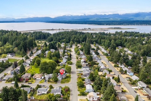 1413 Canso Ave, Comox, BC 