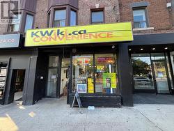 966 ST CLAIR AVENUE W Toronto, ON M6E 1A1