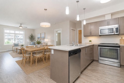 #302-1900 Tulsa Rd, Nanaimo, BC - Indoor Photo Showing Kitchen With Double Sink With Upgraded Kitchen